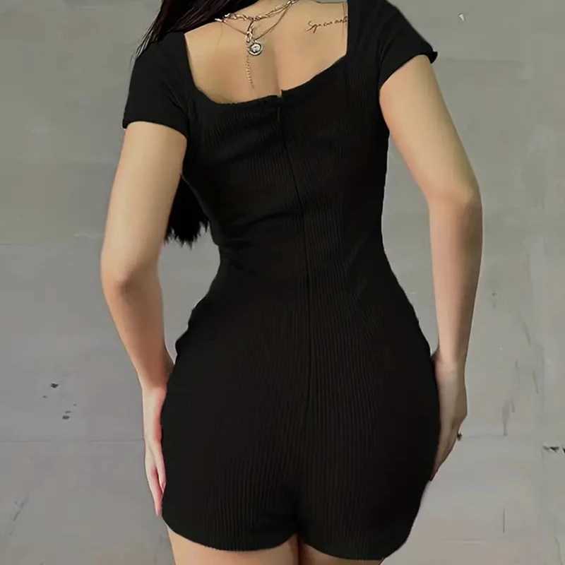 Europe and the United States comfortable fitness wear womens jumpsuit generous collar lift hip slim sexy shorts M260326