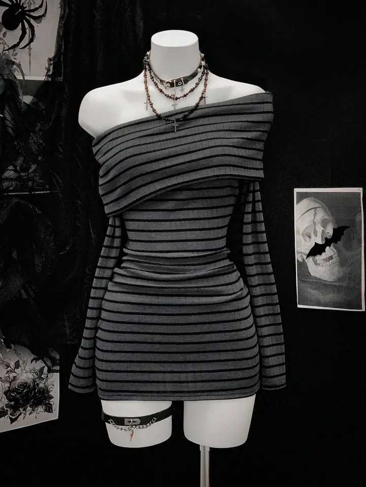 European and American Y2K Pure Desire Style Classic Stripe Print One Shoulder Long Sleeve Hip Wrap Short Skirt M260326