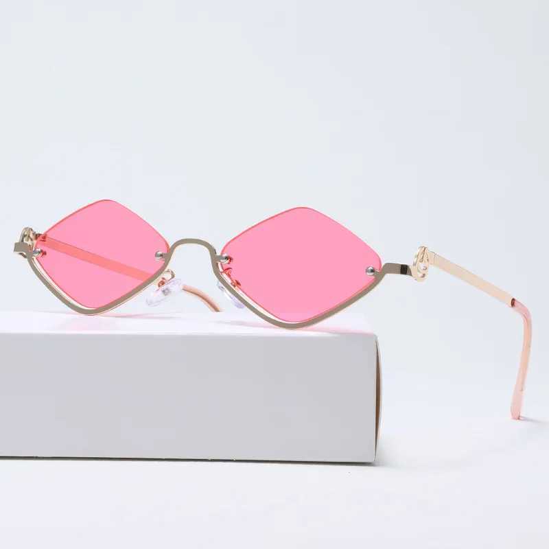 New Fashion Bright Color Diamond Metal Sunglasses Women Trendy UV Protection Outdoor Casual Shades Geometry Decor Sun Glasses D260326