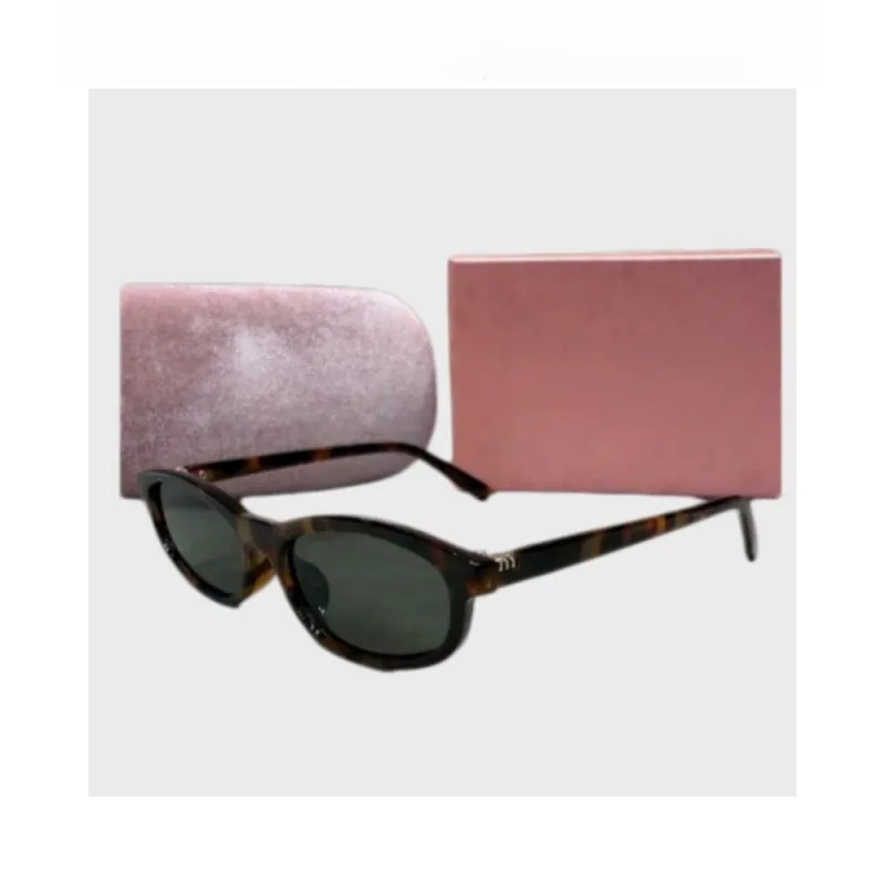 Top luxury women Sunglasses designer, Men fashion hot selling senior Eyewear For Women brand eyeglasses frame Vintage Metal Sun Glasses With box hg542