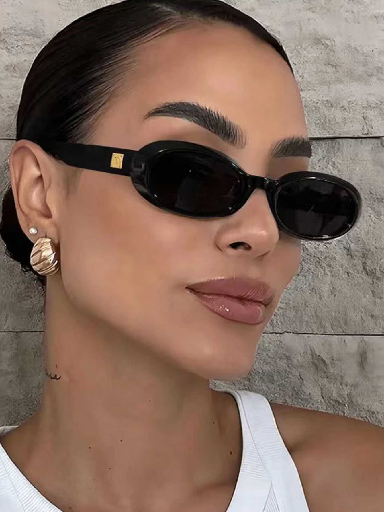 1Pc Simple and Stylish Oval Frame Sunglasses Fashionable Womens Sunglasses Trendy for Photography Vacation Party Driving D260326