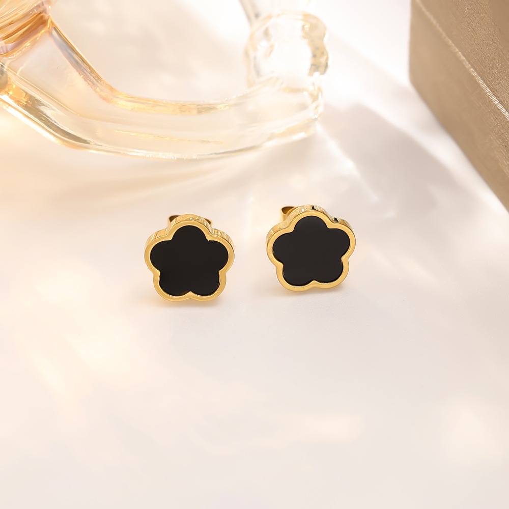 Designer Earring Stainless Steel Lucky Five petal Clover Flower Srud Earrings for Women Enamel Shell Pearl Simple Fashion Gift Jewelry drop shipping