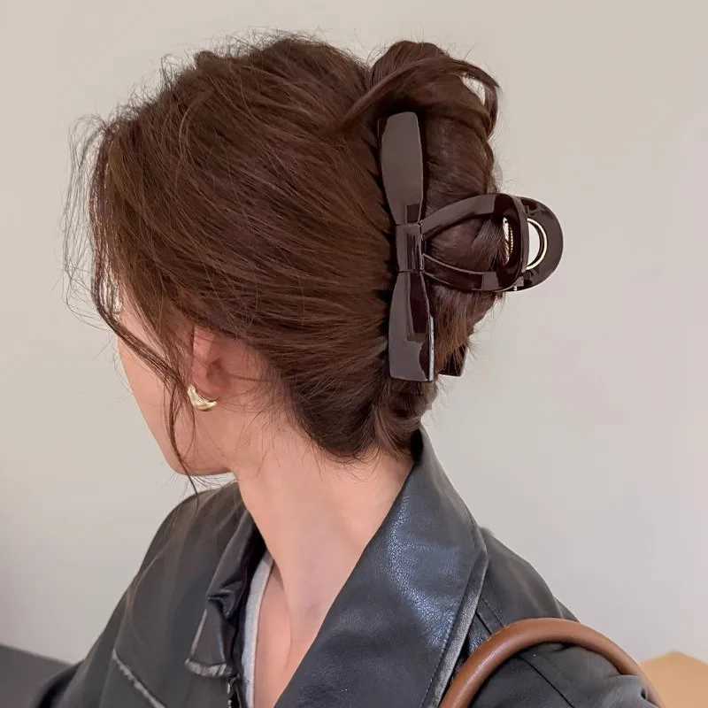 1 piece of retro coffee colored bow cliplarge hair clipshiny plastic disc hair clipsimple and elegant womens headwear H260326