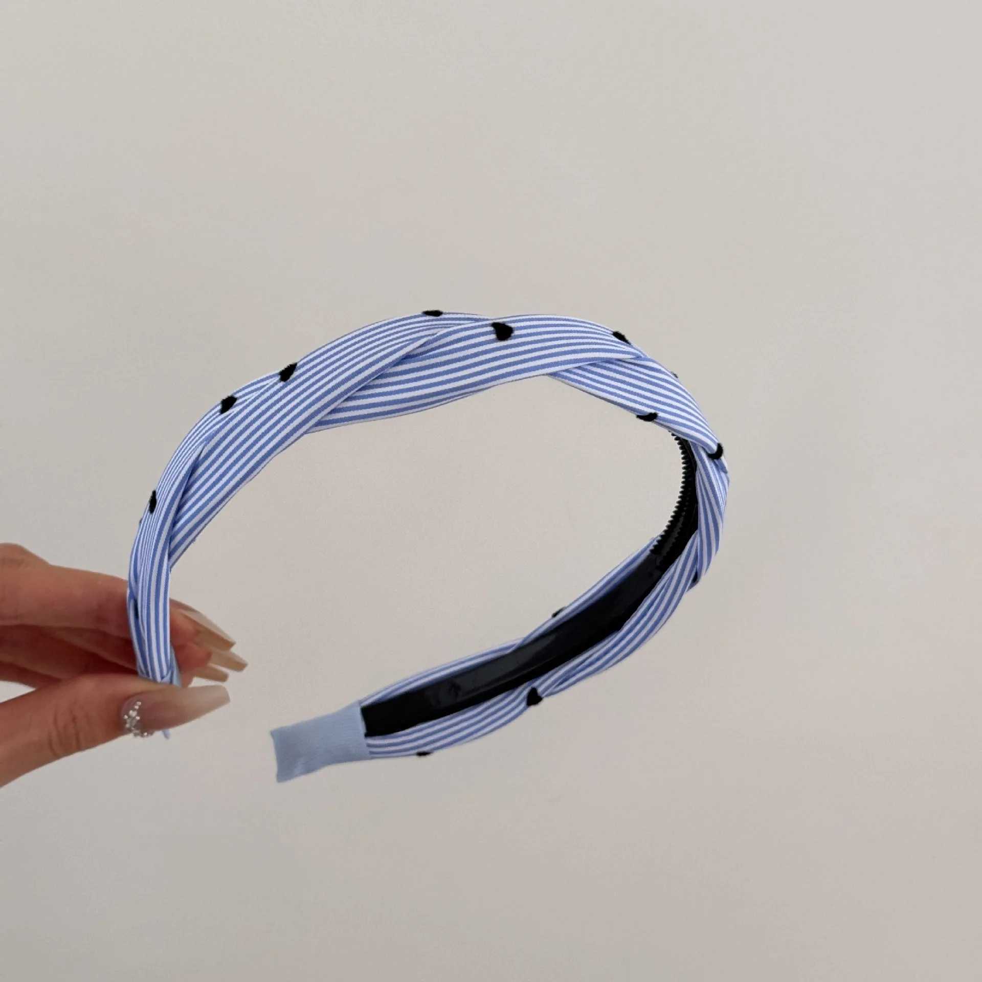 Korean Style Plaid Twisted Headband Non-Slip Grippy Teeth Hairband for High Crown Narrow Hair Clip for Women Cute Girly Headwear D260326