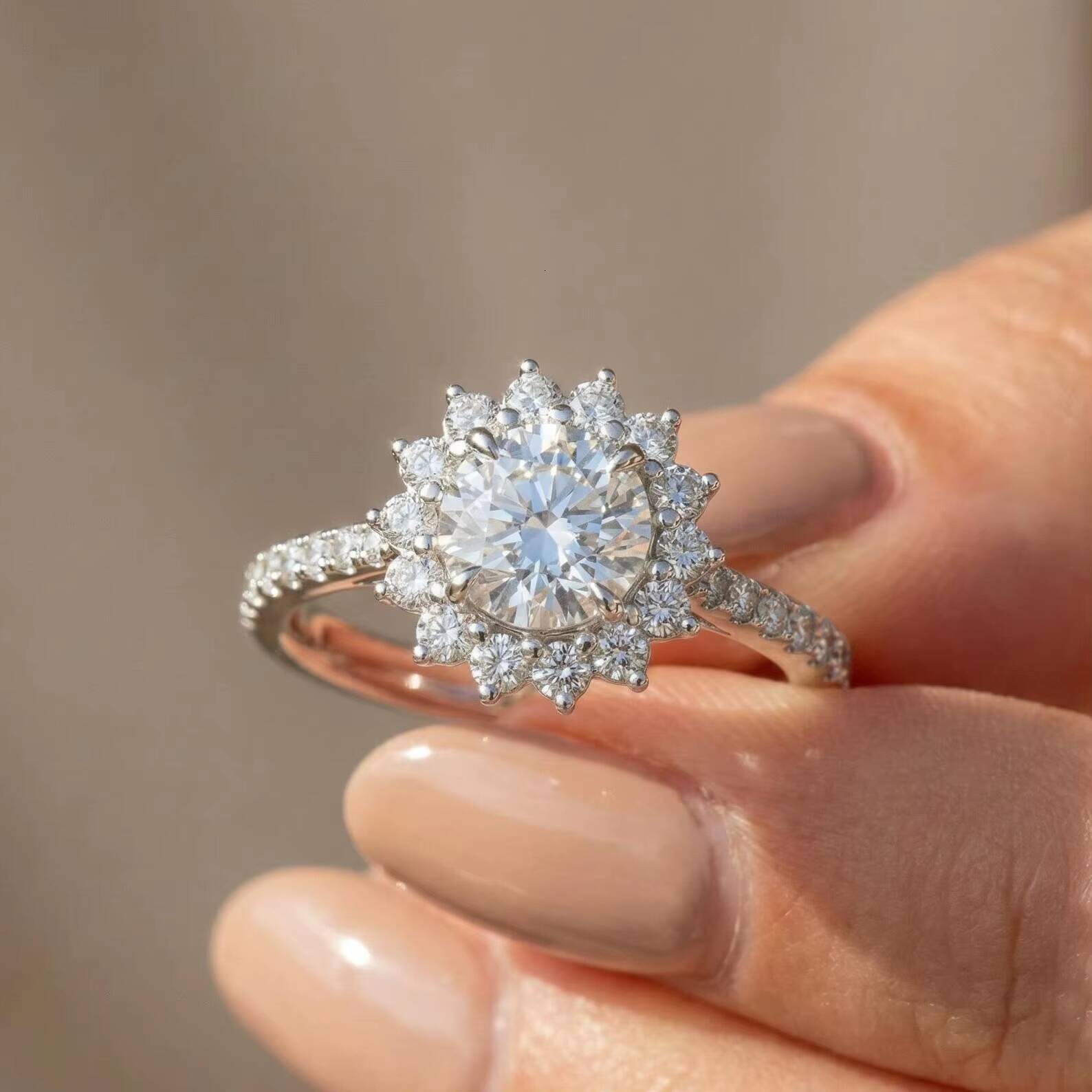 Moissanite Round Cut Diamond Sunflower Ring Vintage Floral Halo Unique Bridal Promise Jewelry For 925 Silver Fine Wedding Gift