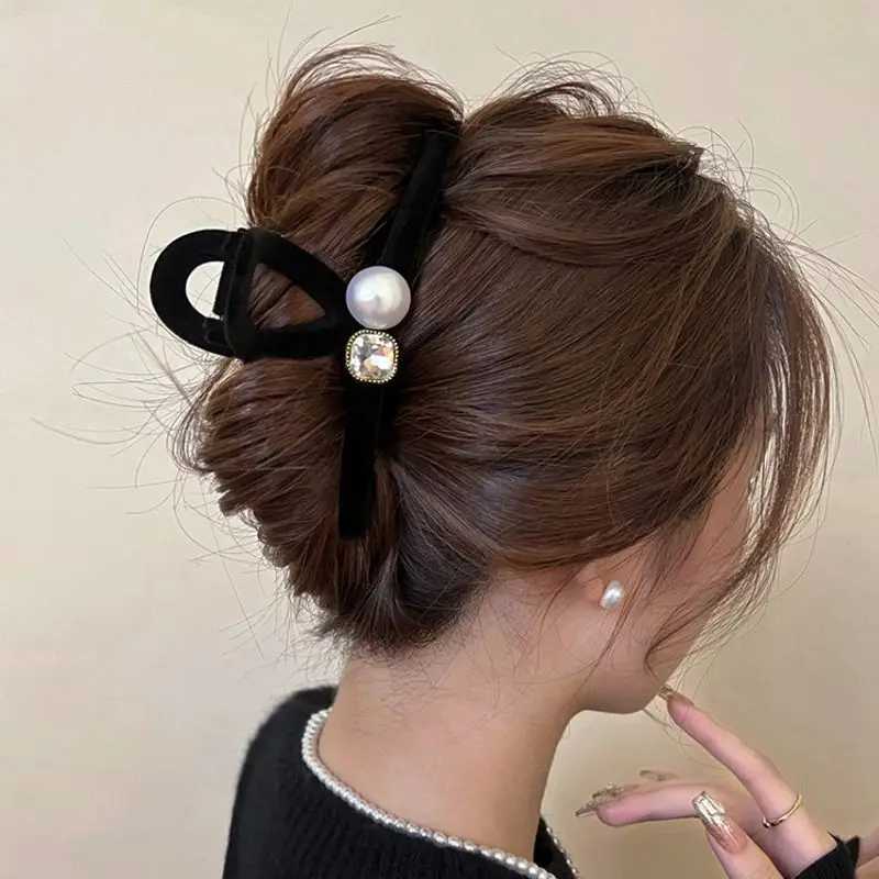 1pc Velvet Pearl Grasp Clip Large New Hairpin for Women High Grade Shark Clip Sparkling Diamond Hair Accessories H260326