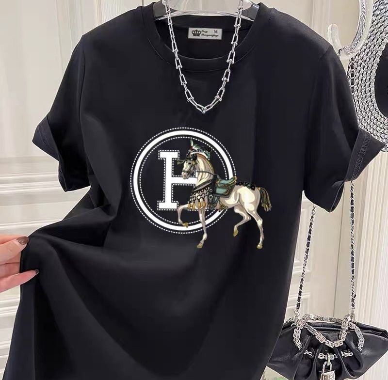 Women's short-sleeved made of 100% cotton. New summer 2026 style round-neck loose and extended Korean-style regular shoulder blouse T-shirt
