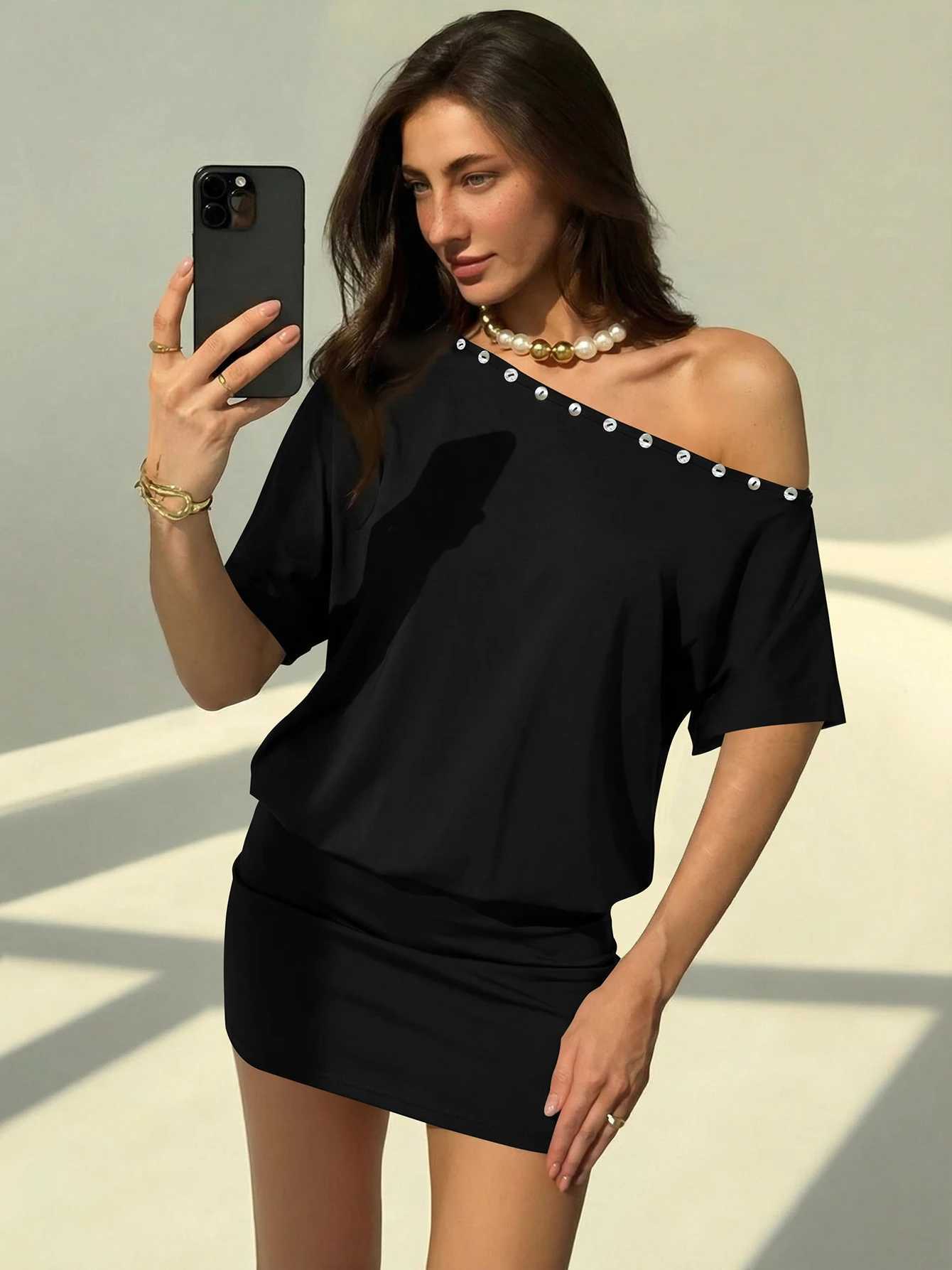 Hugcitar Women Fashion Skew Collar Solid Short Sleeve Buttons Ruched Sexy Mini Dress Spring Summer Casual Clothes Party Club M260326