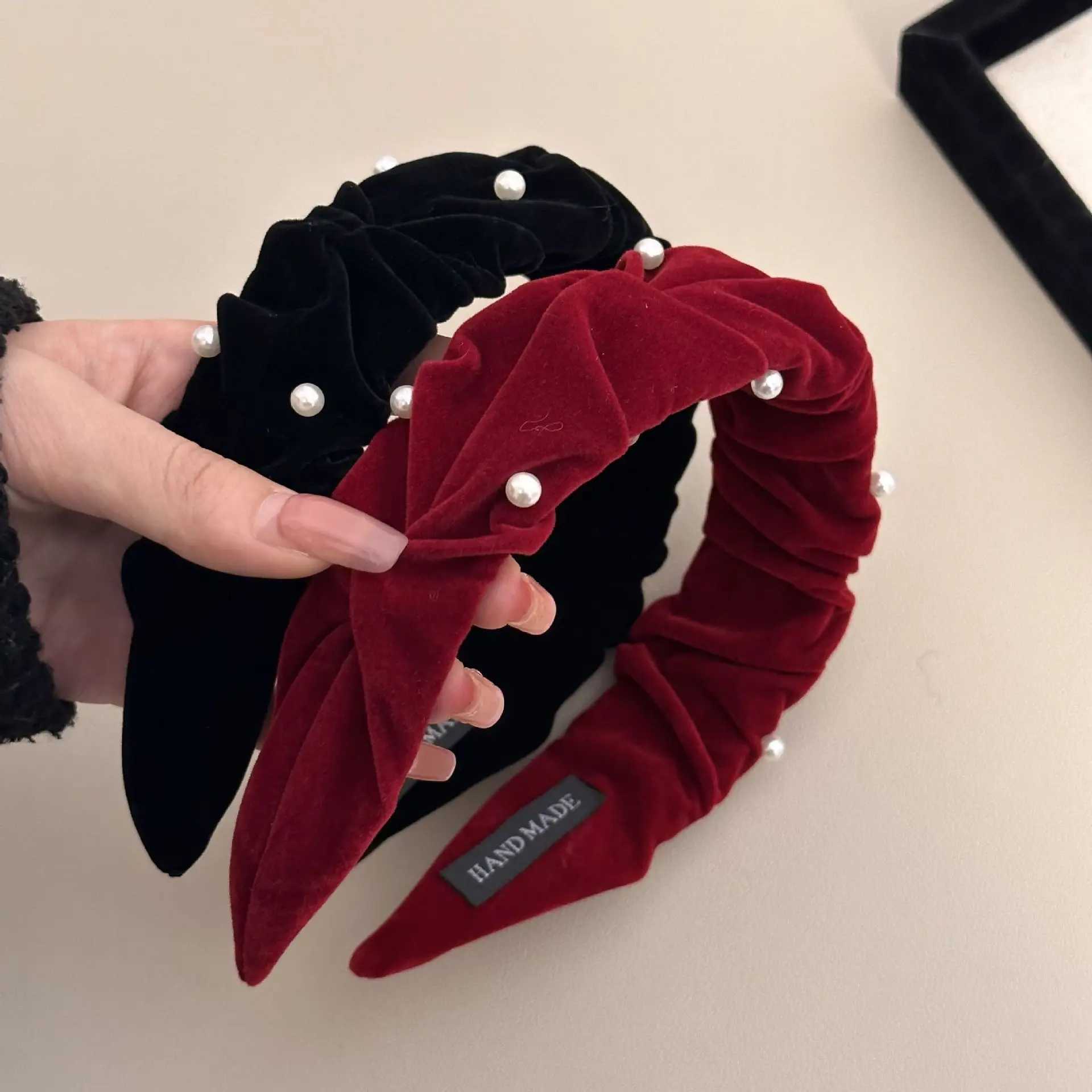 1 vintage velvet pleated hairband for women - pearl wide-brimmed headband simple and versatile elegant hair accessory D260326