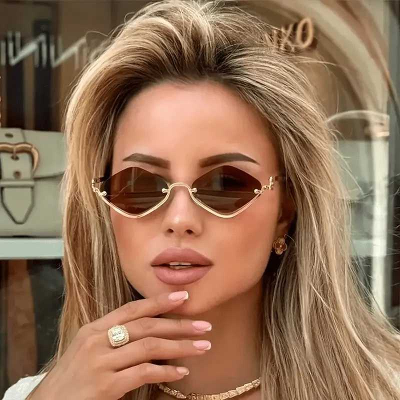 Ladies Fashion Glasses with Ultra Light Retro Style Diamond Metal Frame and Half Frame Suitable for Street Photography D260326