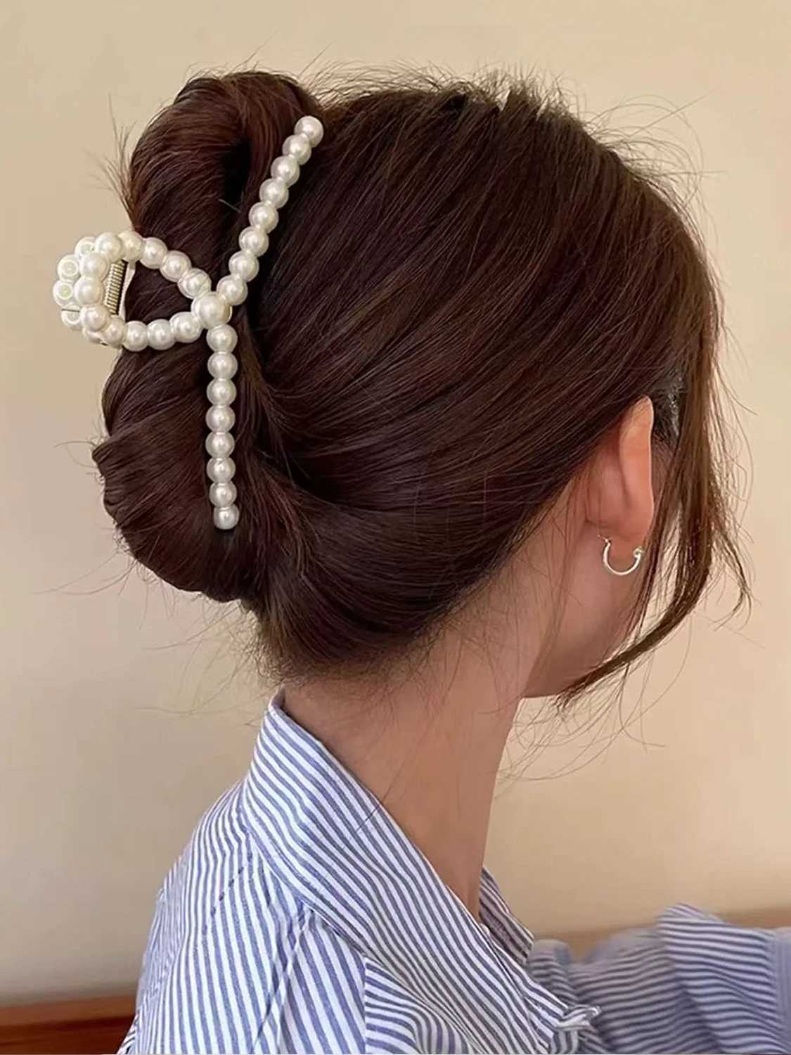 1pc temperament large pearl hair clip elegant back of the head grip clip pan hair ponytail shark clip simple retro French clip H260326