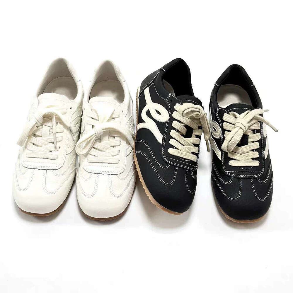 Soft leather new fashion trendy flat non-slip German training shoes women casual versatile white sneakers leather thick-soled Retro designer shoes