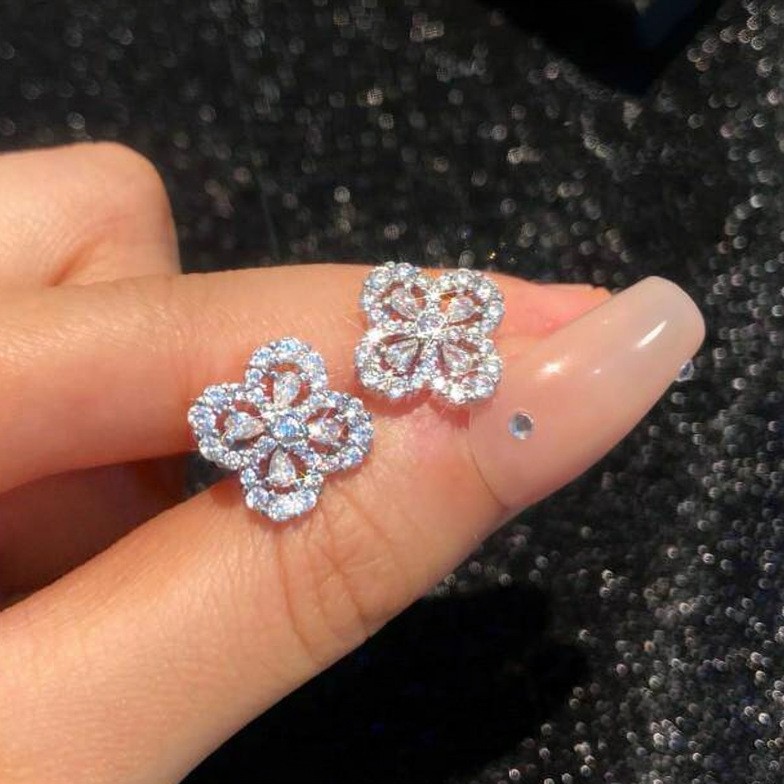 Full Diamond Four-Leaf Clover Light Luxury High-End Niche Design Simple Elegant Exquisite Zircon Earrings Sparkling - view 3
