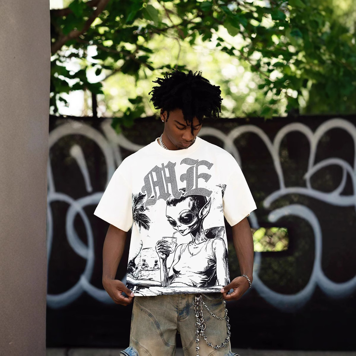 Designer Shirt Refreshing Comfortable Fabric Womens T-Shirt Short Sleeve Embroidery Free Style Daily Wear High Quality Summer New Couple's Style 