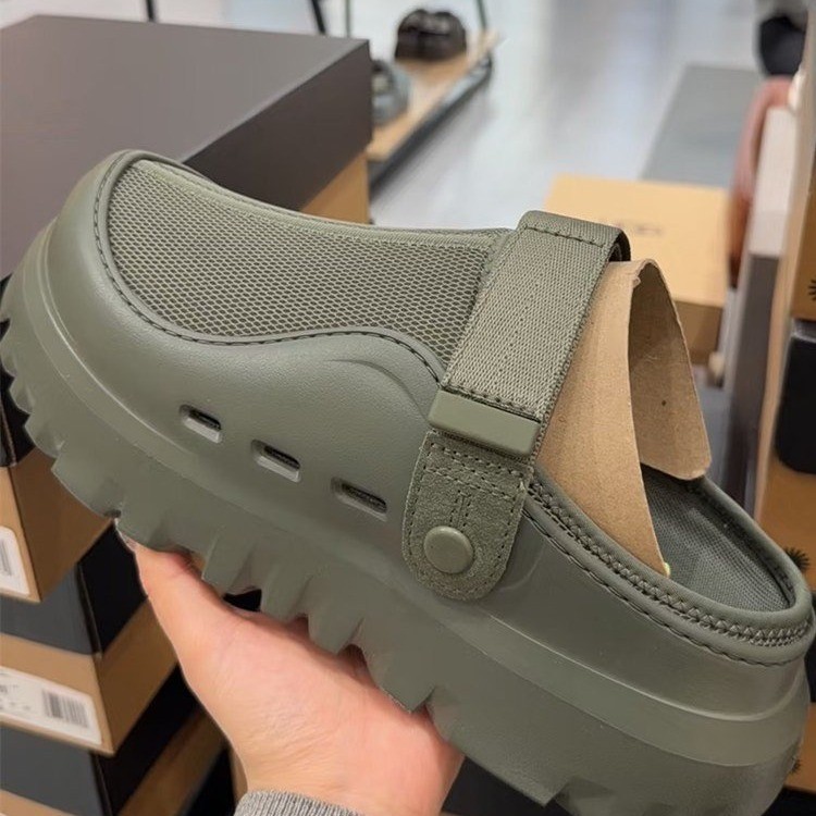 2026 new thick soled height increasing casual sandals breathable and lightweight outdoor fashionable beach shoes for women and men