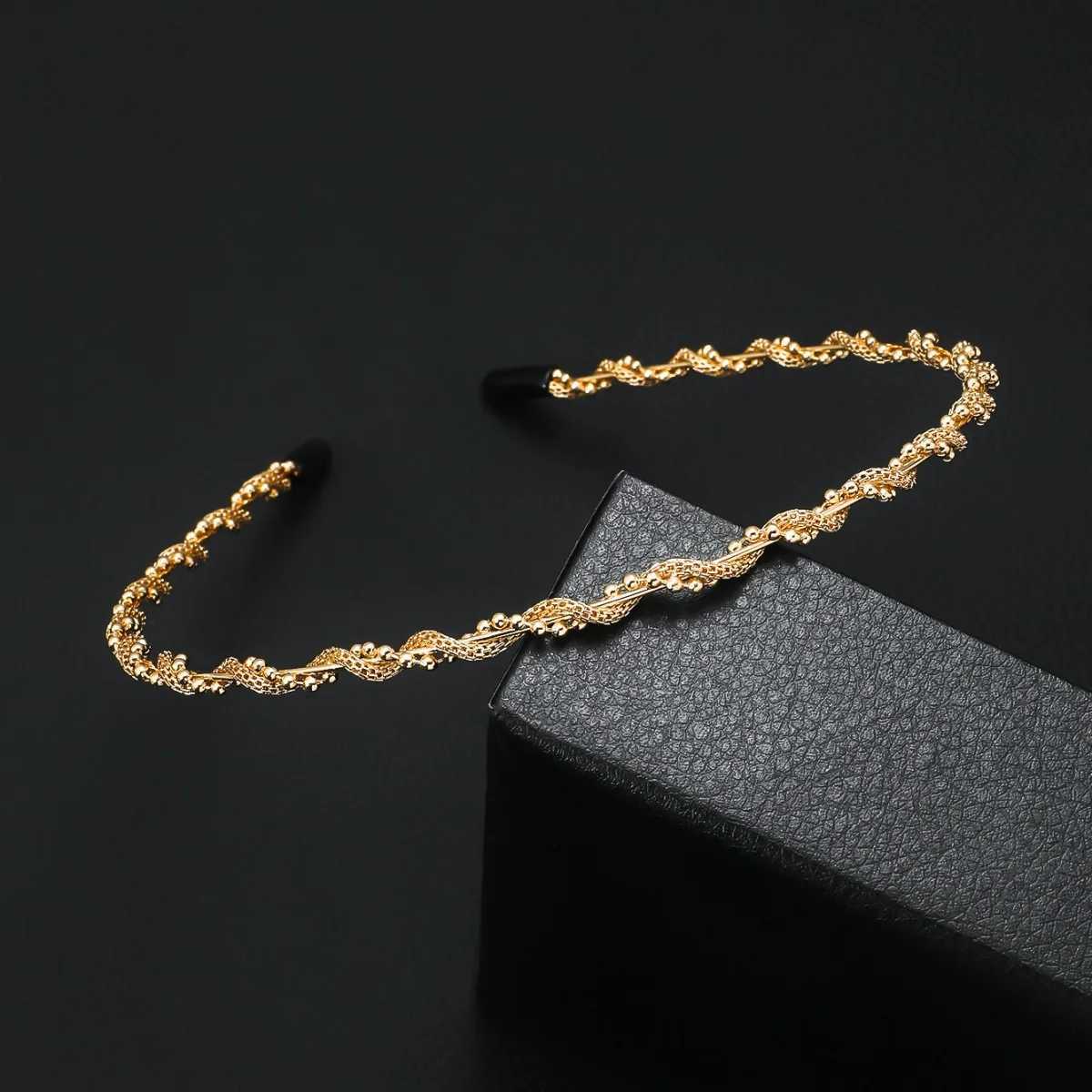 1PC Simple hair accessories womens wavy hair band Japanese-Korean version headwear twisted water diamond pearl headwear D260326