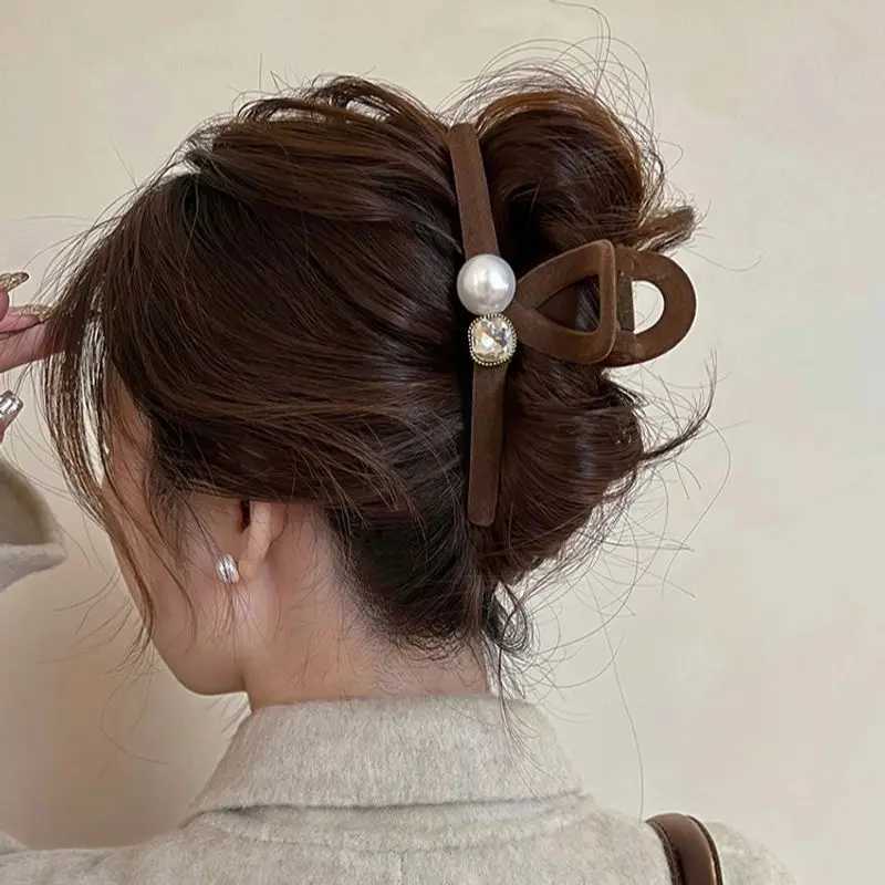 1pc Velvet Pearl Grasp Clip Large New Hairpin for Women High Grade Shark Clip Sparkling Diamond Hair Accessories H260326