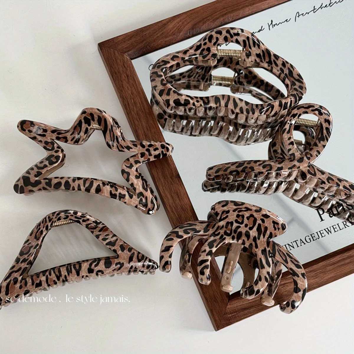 Hair Clip Vintage Leopard Hair Claw - Oversized Tortoiseshell Clip for Elegant Updos Korean Accessories Hair Clips for Women H260326