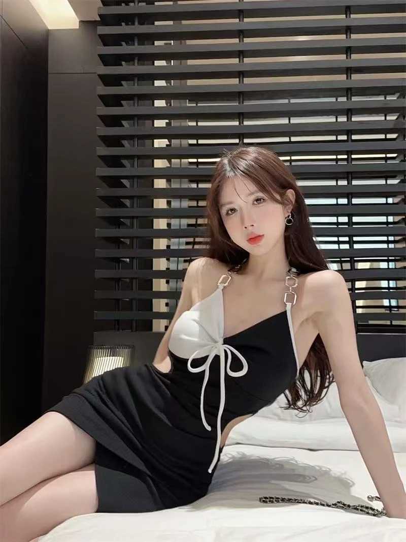 Summer color contrast chain sexy backpack-hip skirt Europe and the United States spice girls slimming halter dress female M260326