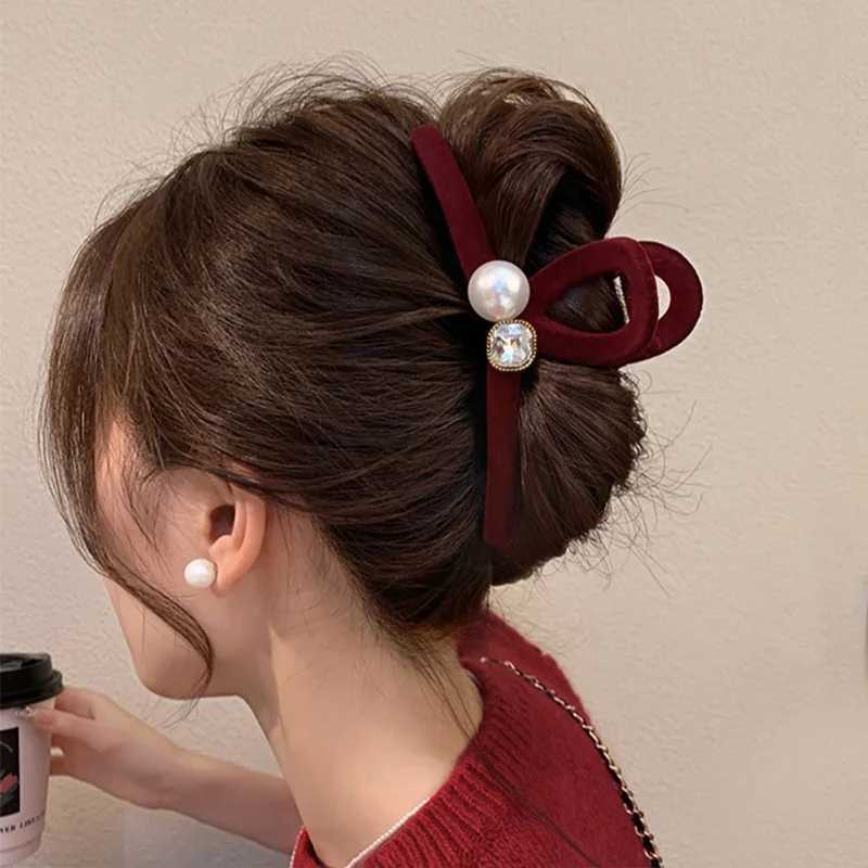 1pc Velvet Pearl Grasp Clip Large New Hairpin for Women High Grade Shark Clip Sparkling Diamond Hair Accessories H260326