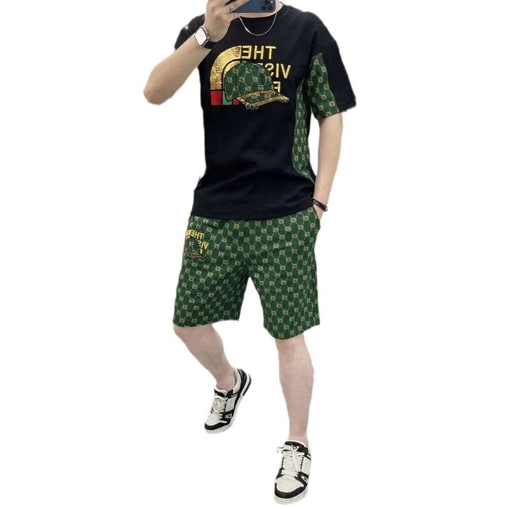 2026 European Summer Fashion Casual Suit With Unique Print, Men's T-Shirt And Shorts Set In Light Luxury Style