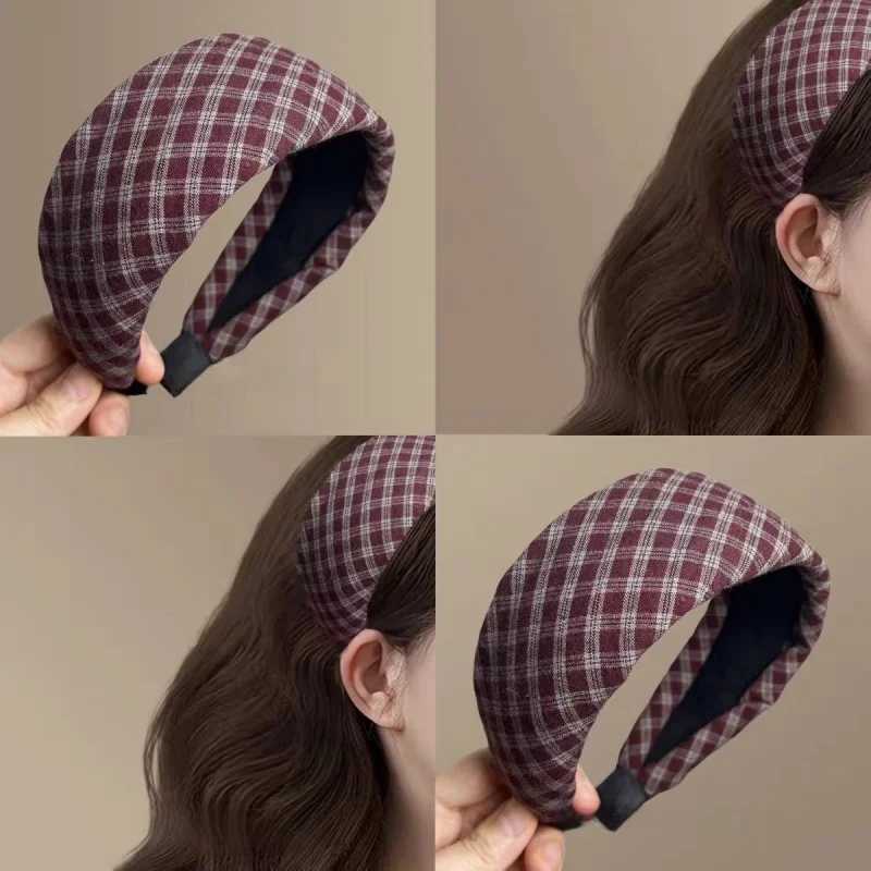 Vintage Plaid Thickened and Widened Headband for Women 2025 New High-End Feel High Skull Top Sponge Headband Autumn Hairband D260326