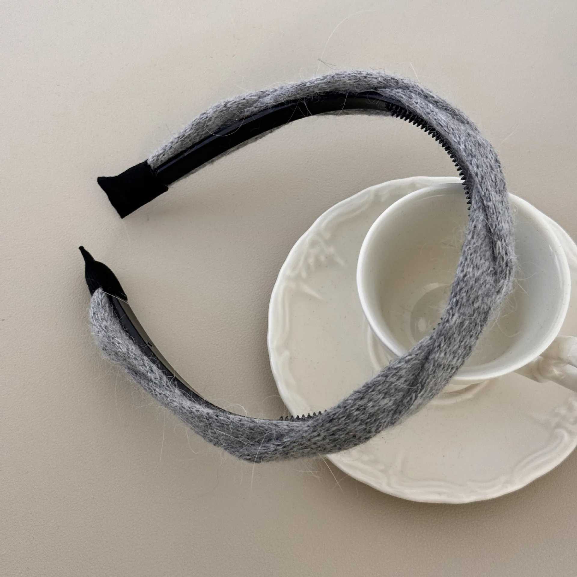 New Soft Waxy Plush Hair Band Knitted Fried Dough Twists Hair Band for Autumn and Winter Women D260326