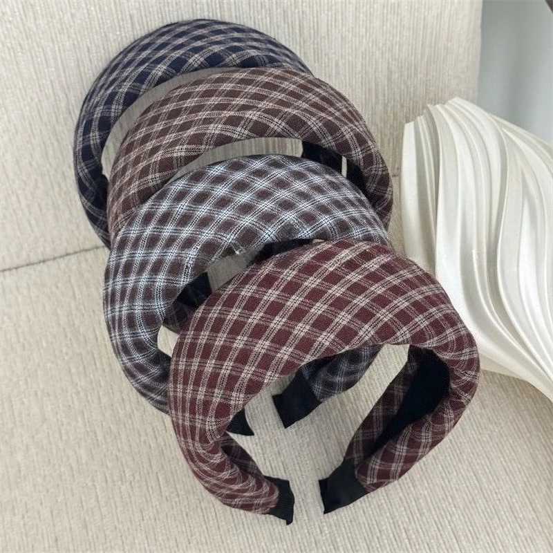 Vintage Plaid Thickened and Widened Headband for Women 2025 New High-End Feel High Skull Top Sponge Headband Autumn Hairband D260326