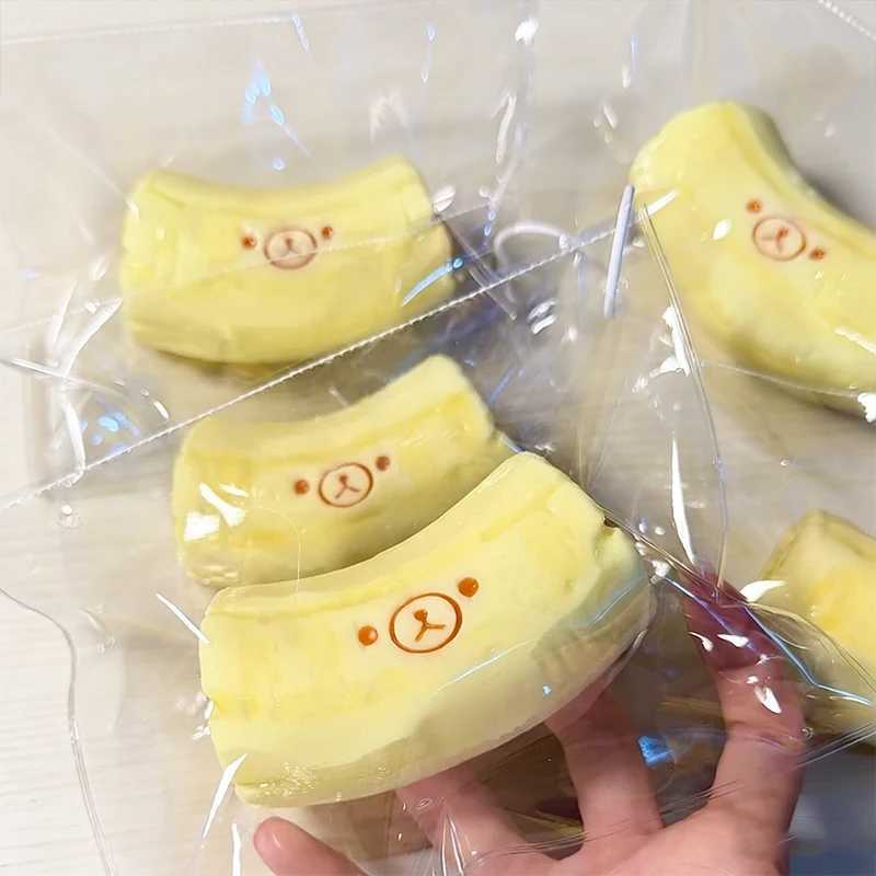 Simulation Banana Squishy Pinch Pressure Ball Soft Slow Rebound Decompression Venting Office Home Decoration Children Adult Gift H260326