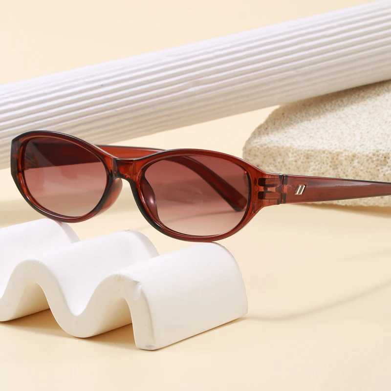 New Style Plain Trendy Square Sunglasses Fashion Small Frame High-End UV Resistant Sun Glasses Street Photography Eyewear D260326