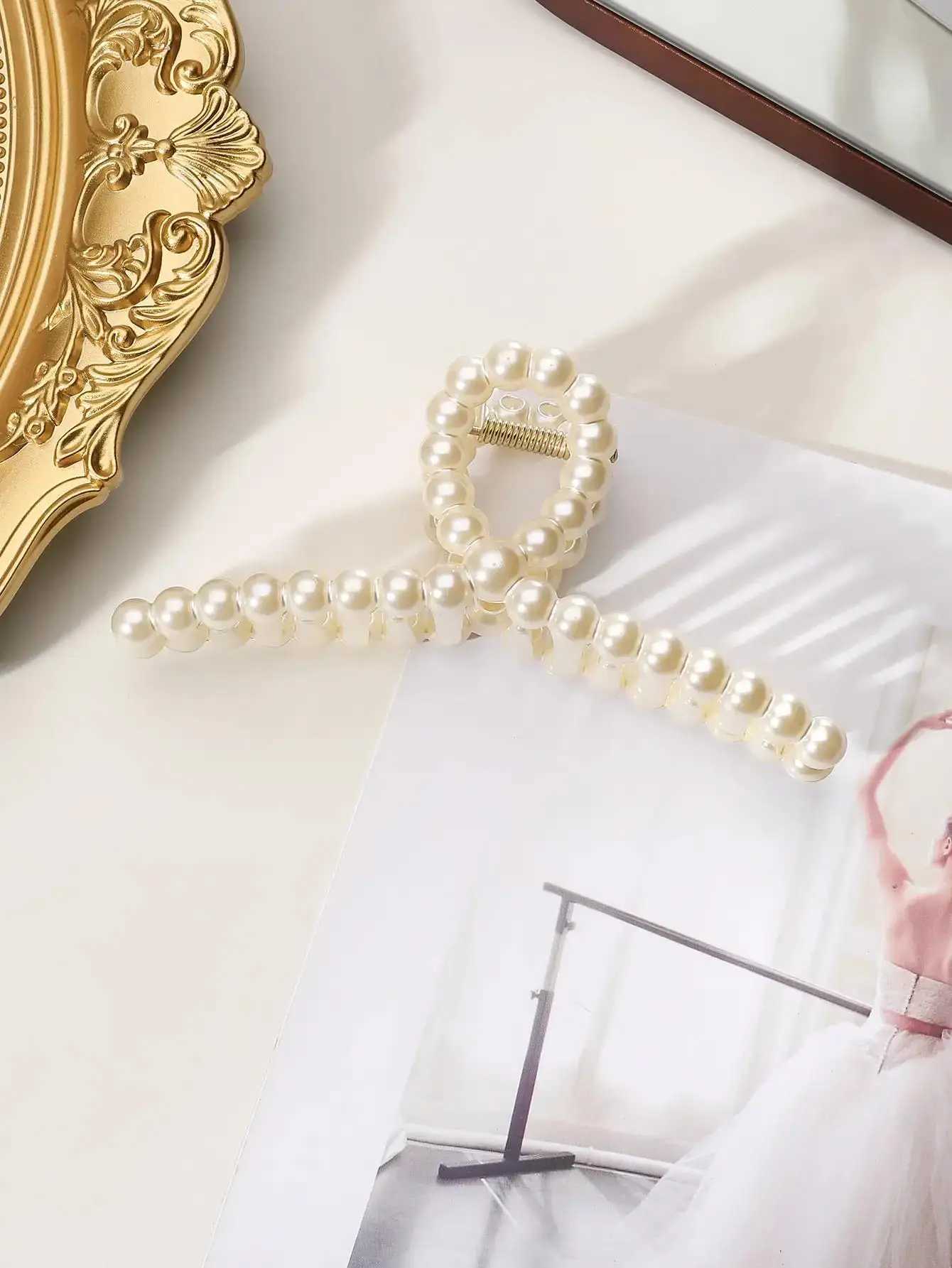 1Pcs French Large Pearl Hair Claw ClipsFashion Jaw Clips Hair Barrettes Hair Accessories for Women Girls H260326