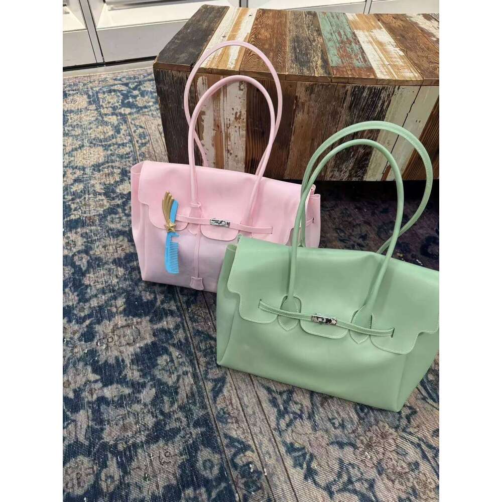 Kiikii Same Jelly 2026 Summer New Commuting Tote Fashion Transparent Large-Capacity Armpit Bag Female