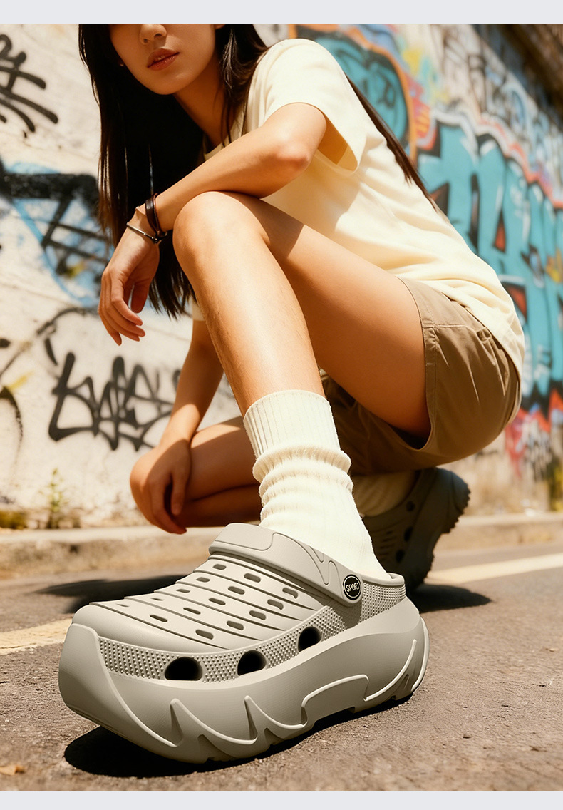 Fashion European Style Women's 9cm Platform Clogs Non-slip Thick Sole Closed Toe Sandals Summer Outdoor Slippers