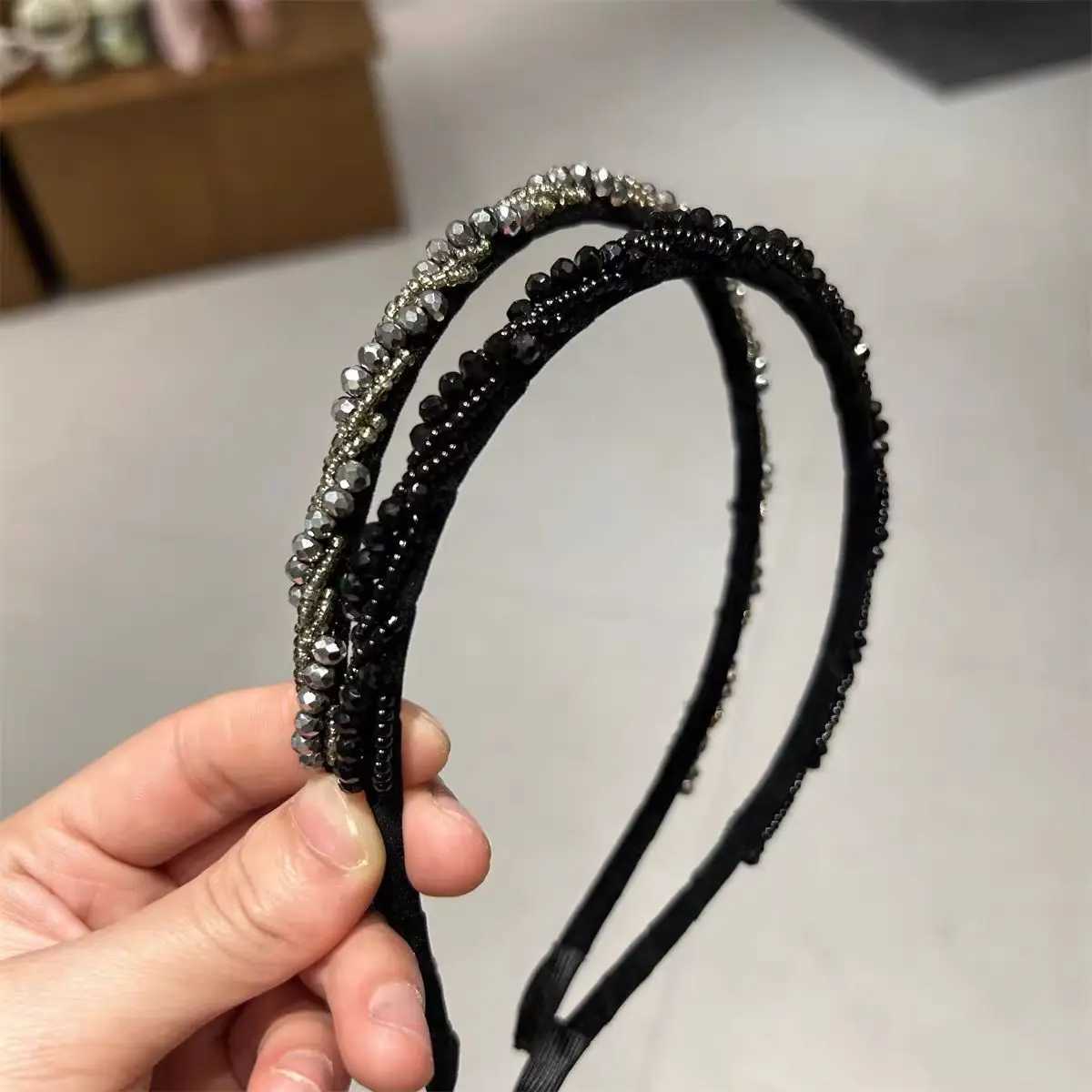 New Black Hairpin for Women Korean Style Bright Diamond Wrapped Crystal Headband Fashionable and High-End Headband Accessories D2603261
