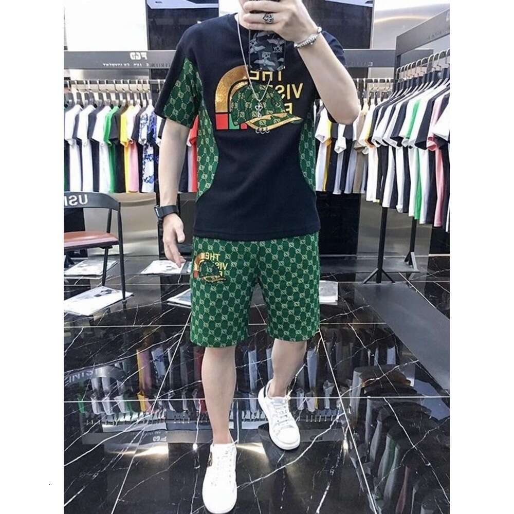 2026 European Summer Fashion Casual Suit With Unique Print, Men's T-Shirt And Shorts Set In Light Luxury Style