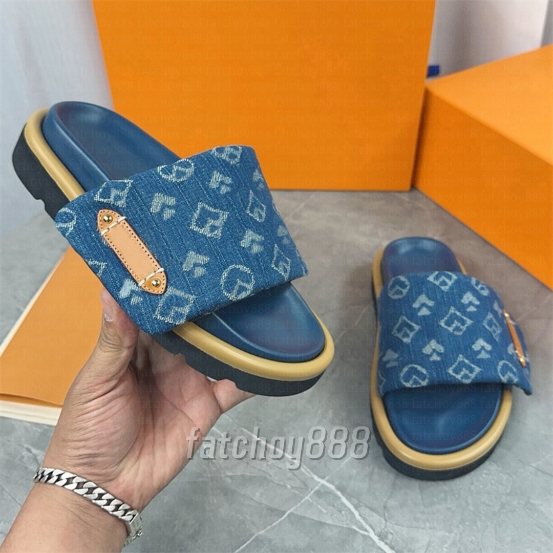 Designer Slippers Pool Pillow Men Sandals Women Platform Slipper Classic Brand Summer Beach Scuffs Flat Comfort Mule Denim Embossed Slide Soft Sandal 35-45