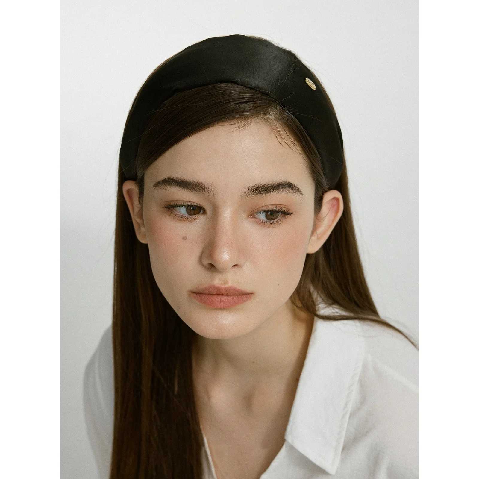 1 Piece French Retro Satin Glossy Headband Autumn Winter Elegant Wide-Brimmed Hair Hoop Womens Stylish Hair Accessory D260326