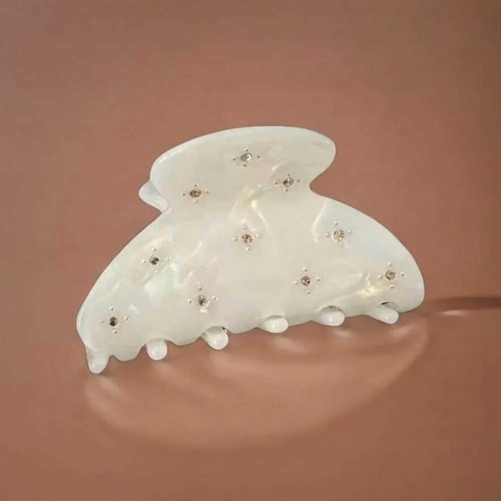 New 2025 Shinning Crystal Stars Acetate Hair Claw Clips for Women Girls Luxury Medium Size Catch Grip Styling Hair Accessories H260326