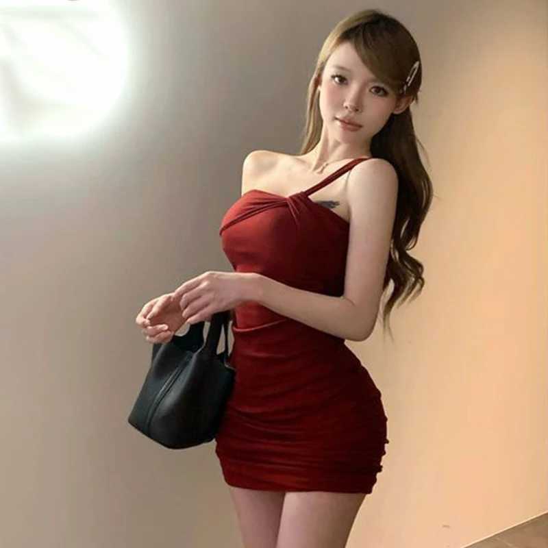 Summer womens sexy one-shoulder pleated slim dress butt-covering skirt M260326