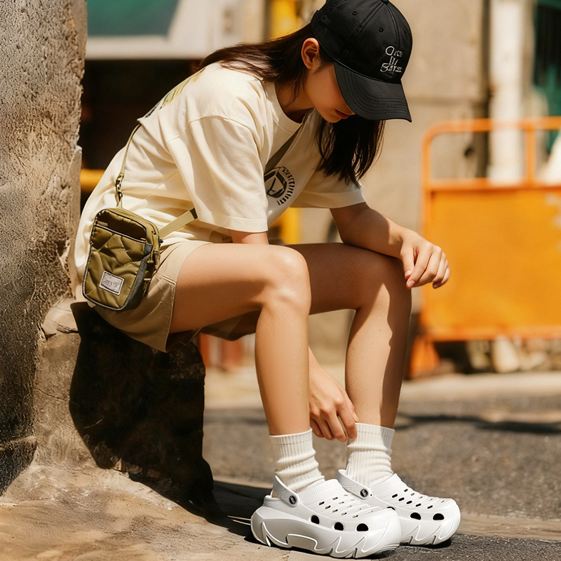 Fashion European Style Women's 9cm Platform Clogs Non-slip Thick Sole Closed Toe Sandals Summer Outdoor Slippers