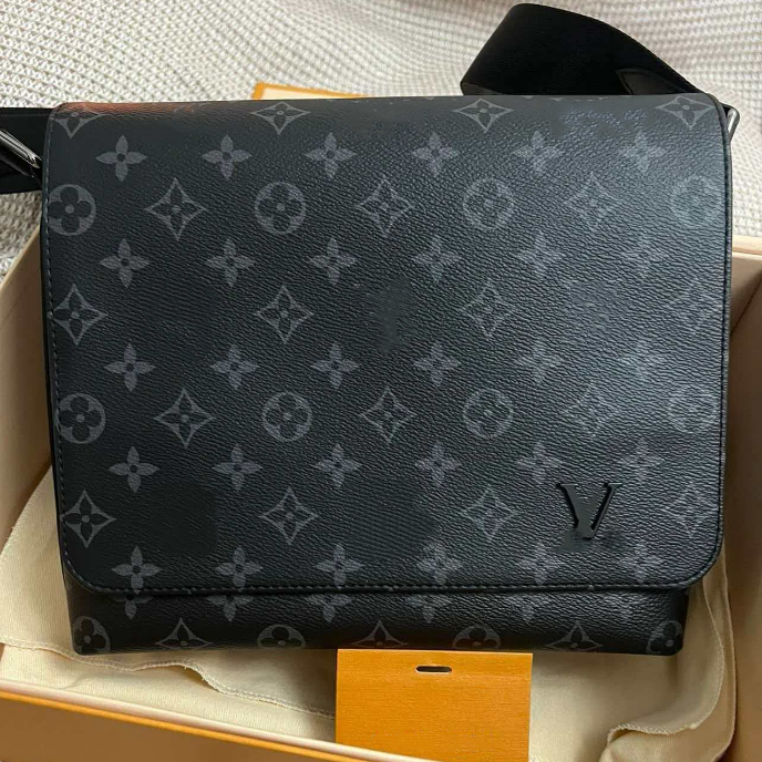 Luxurys Designer bags men 3pcs Trio Leather Black Flowers Messenger Purse Crossbody Bags Shopping Bag Plain Shoulder bag Handbags Women Wallets purse