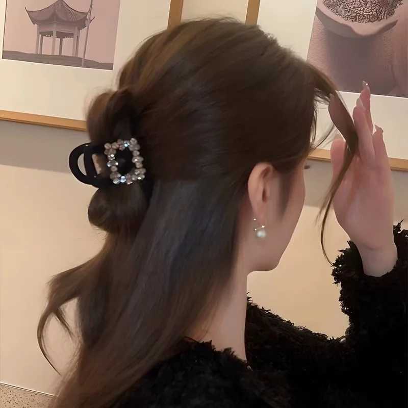 Black Flocking Rhinestone Hair Clip for Women elegant High Ponytail Shark Clip Fashion Girls Hair Clamp H260326
