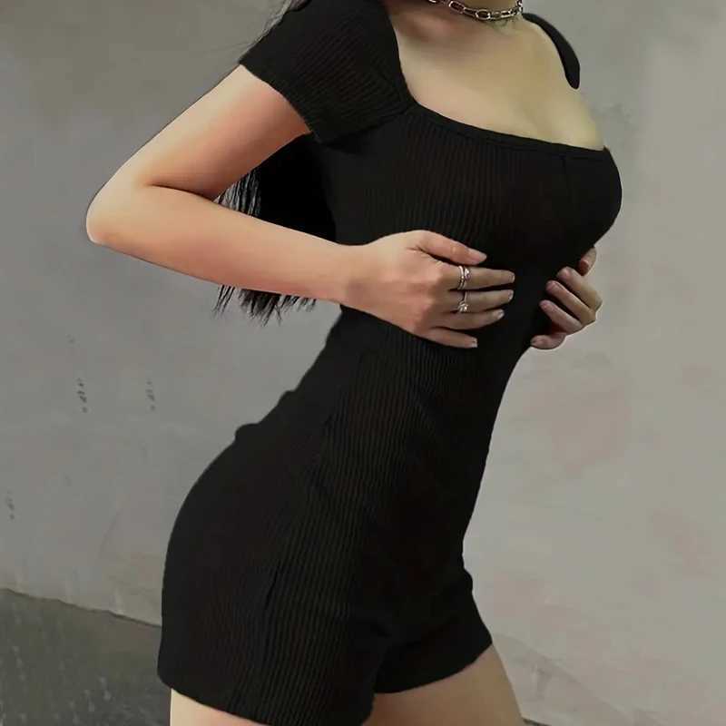 Europe and the United States comfortable fitness wear womens jumpsuit generous collar lift hip slim sexy shorts M260326