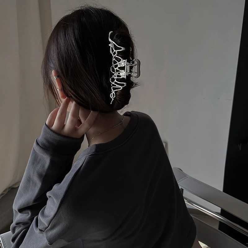 Large Metal Hair Claw Clip Irregular Hairpins Punk Style Hair Claws Barrettes Women Vintage Jaw Clips Hair Accessories H260326