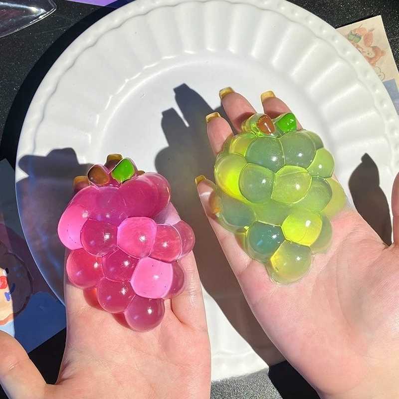 2pcs PurpleGreen Grapes Fidget Toy Squeeze Stress Relief Hand Toy Anti-Anxiety Fruit Stretchy Slow Rising Creative Sensory Toy H260326