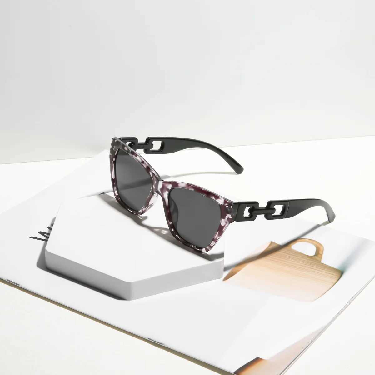 European and American retro fashion Y2K sunglasses for summer sun shading sun protection UV protection lightweight sunglasses D2603261