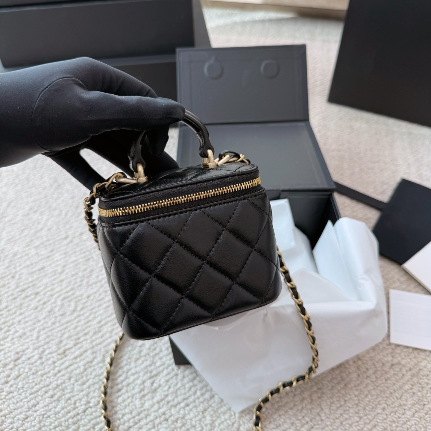 Designer Mini Crossbody Bag Women Chain Shoulder Bag Leather Vanity Bag, Ladies Cute Mini Zipper Purse Luxury Style Handbag Yuki142