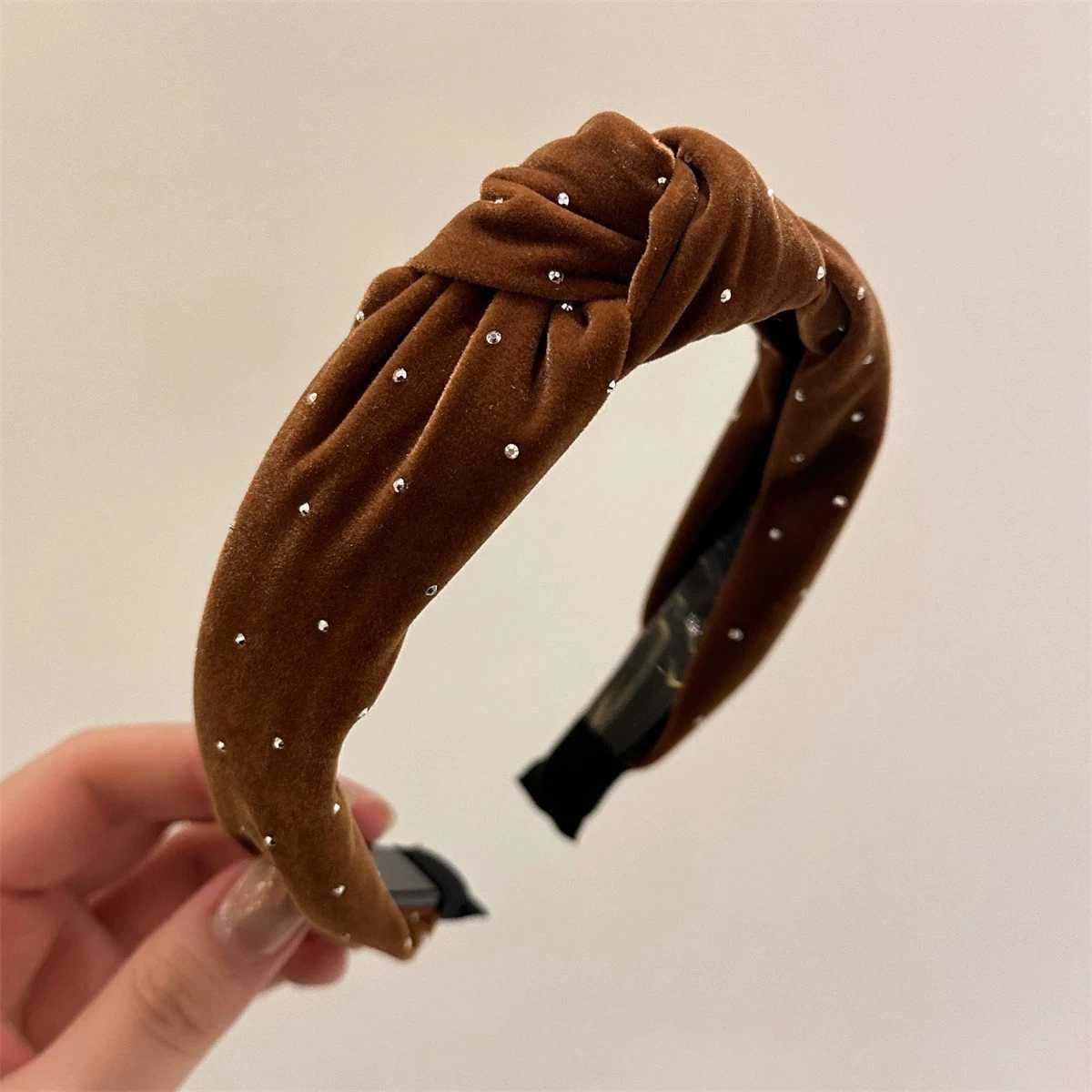 AWAYTR Fashion Headband For Women Wide Side Warm Golden Velvet Hairband Center Knot Headwear Autumn Winter Hair Accessories D260326