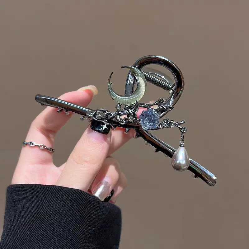 Y2K Moon Flower Metal Hair Claw Crab Hairpins Hair Clips Pearl Barrettes Women Girls Korean Ponytail Clip Hair Accessories H260326