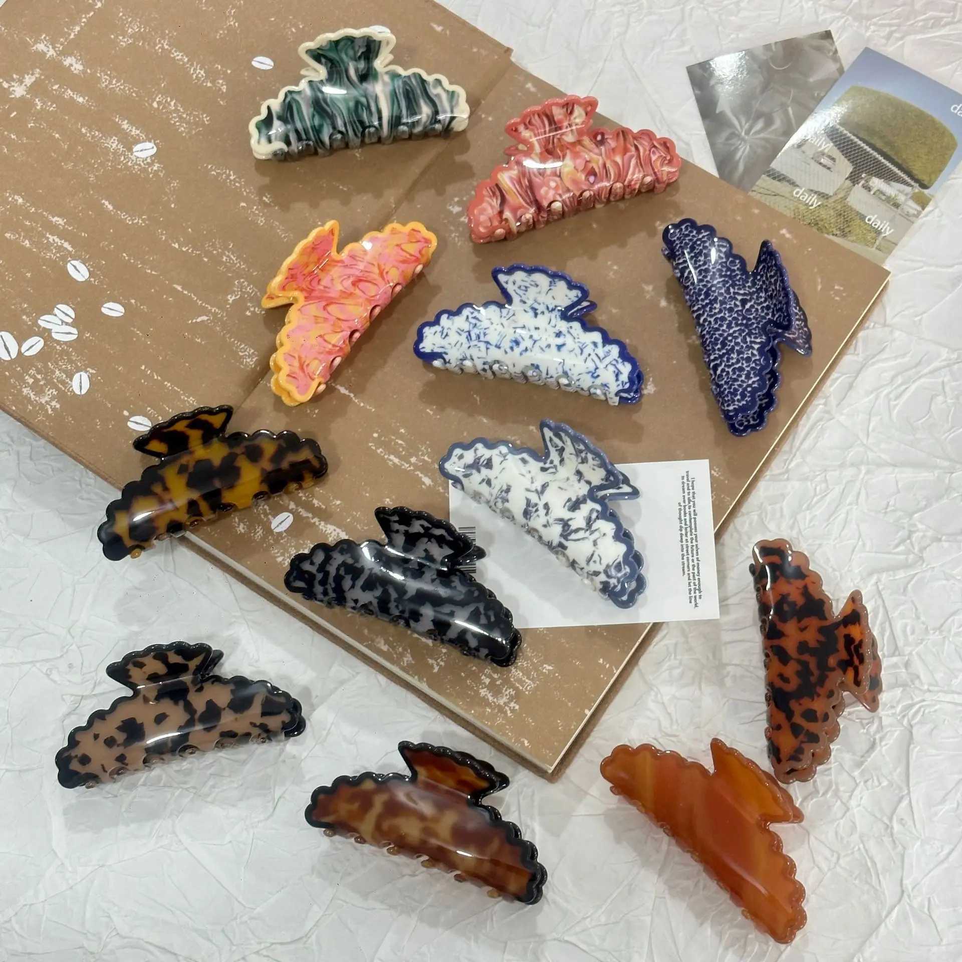 NEW Blue and White Porcelain Colour Hair Claw Wave Edge Classic Style Acrylic Hair Claw Clips Hair Accessories for Women Girls H260326